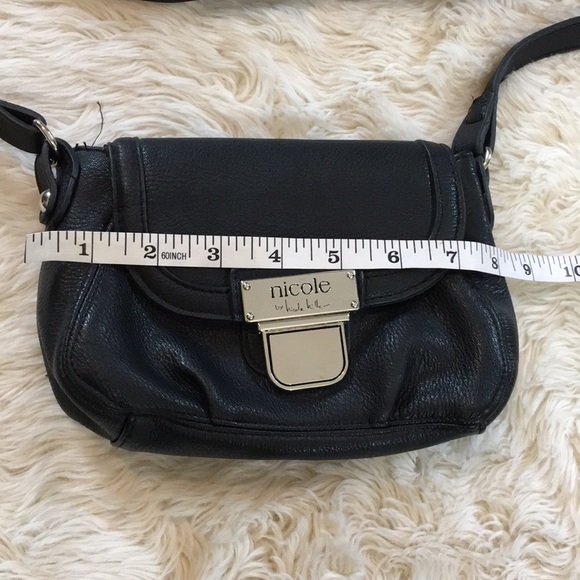 Nicole Miller brand black crossbody bag - Picture 3 of 6